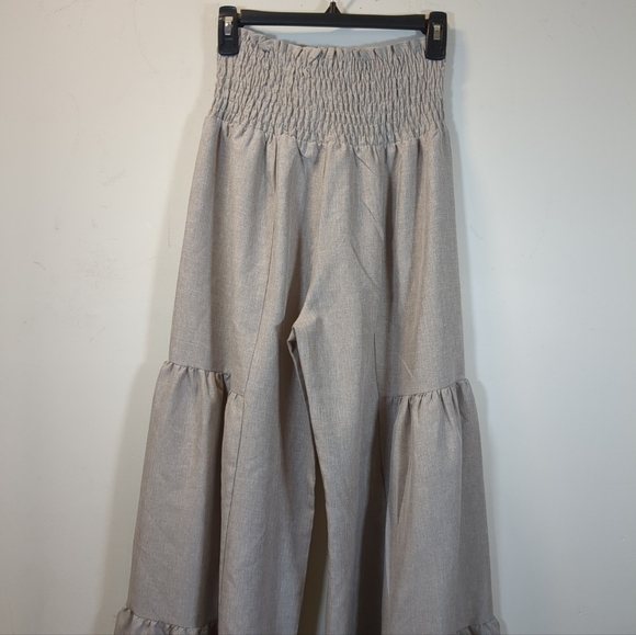 Saints & Hearts Light Weight Tiered Wide Leg Tan Pants, Size S - Picture 5 of 12